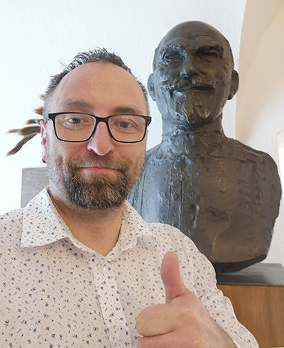 Radosław Czapla członek ZPAF legitymacja numer 1369 na tle Jana Bułhaka legitymacja numer 1 Radosław Czapla członek ZPAF legitymacja numer 1369 na tle Jana Bułhaka legitymacja numer 1 warszawa maj 2024